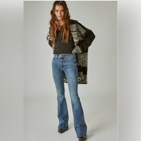 Lucky brand women’s size 10 dungaree jeans, boot‎ cut butterfly - Picture 1 of 14